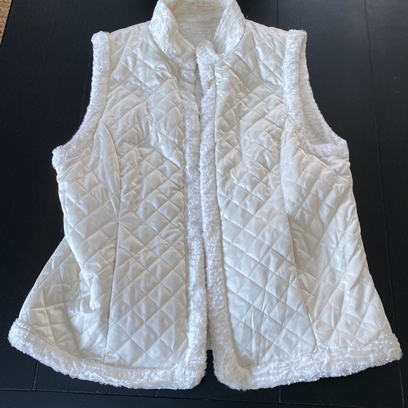 Faux Persian Lamb reversible vest. White. Medium. - Picture 4 of 8
